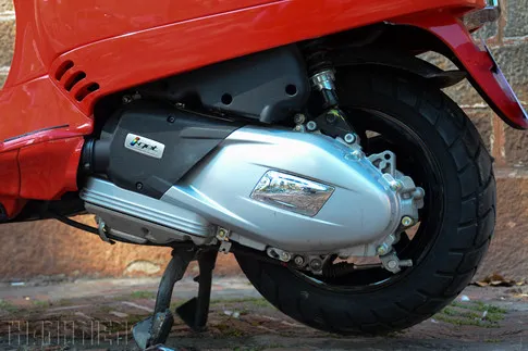 Vespa LX125 mới: khác biệt từ ‘trái tim’ ẩn sau hình hài cũ - ảnh 3