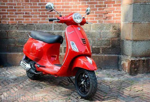 Vespa LX125 mới: khác biệt từ ‘trái tim’ ẩn sau hình hài cũ - ảnh 1