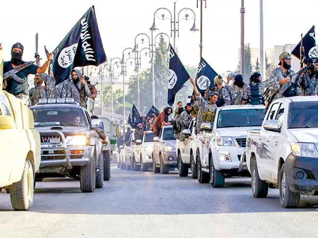 IS cạn tiền ảnh 1