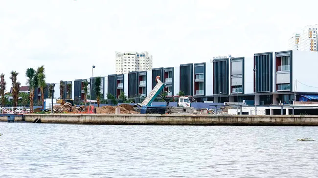 Thảo Điền Sapphire: Xây dựng sai phép, lấn hành lang sông ảnh 1