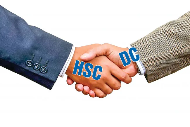 Cái bắt tay ẩn ý giữa DC và HSC ảnh 1