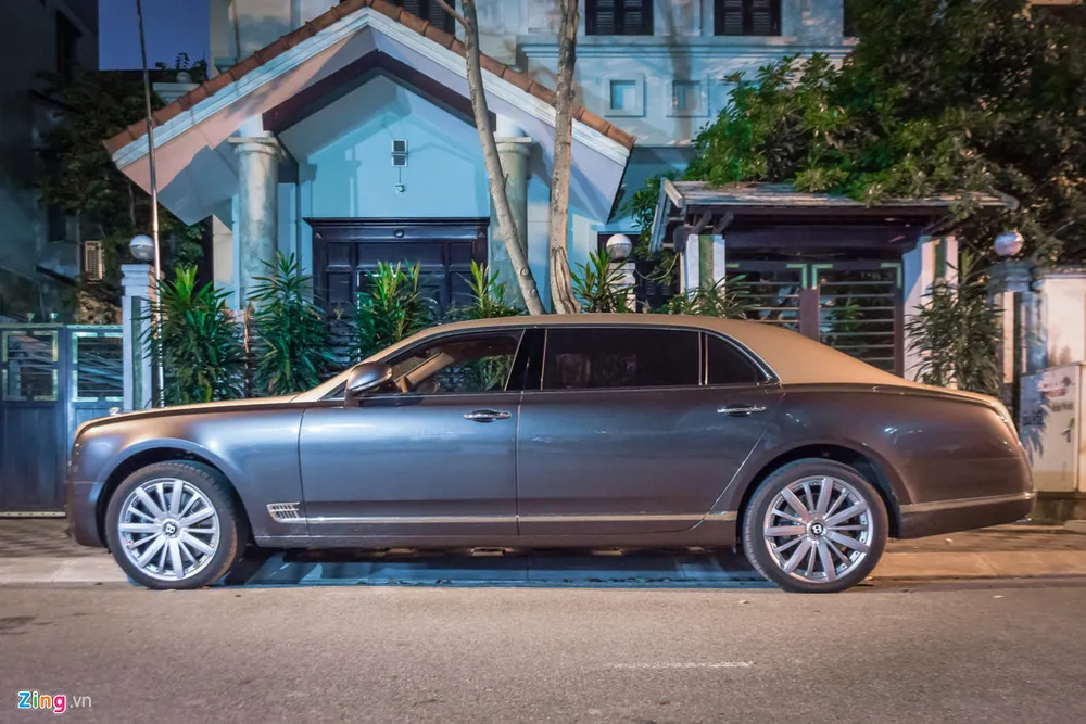 Sedan sieu sang Bentley Mulsanne EWB 2017 dau tien tai HN hinh anh 2