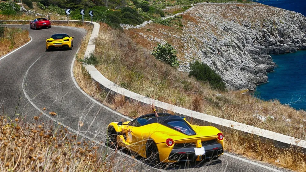 Mặc dù vậy, buổi diễu hành này không có sự tham gia của chiếc 812 Superfast, siêu xe mới nhất nhà Ferrari. Sieu xe hiem LaFerrari Aperta hoi ngo hon 100 chiec Ferrari hinh anh 5