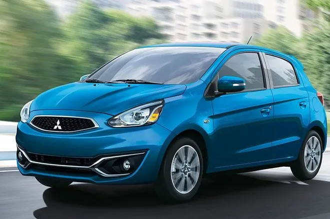 2. Mitsubishi Mirage - 13.830 USD (315 triệu đồng): Xe sở hữu duy nhất lựa chọn động cơ 3 xy lanh công suất 78 mã lực, hộp số sàn hoặc tuỳ chọn hộp số vô cấp CVT. Các trang bị cơ bản với cửa sổ điện, khoá cửa điều khiển điện, thiếu Bluetooth và ga tự động cruise control. Giá Mirage ở Việt Nam từ 448 triệu đồng (số sàn) đến 523 triệu đồng (số CVT). 10 mau xe re dang mua nhat hien nay o My hinh anh 2