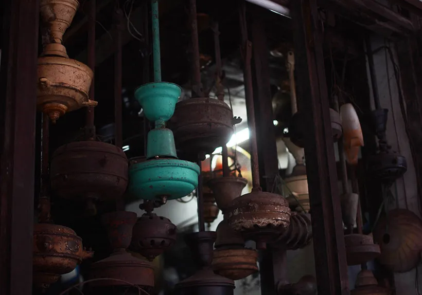 Nhà 'đất vàng' phố cổ, nửa thế kỷ tỉ mỉ sửa quạt cổ lỗ sĩ tiền triệu - ảnh 3