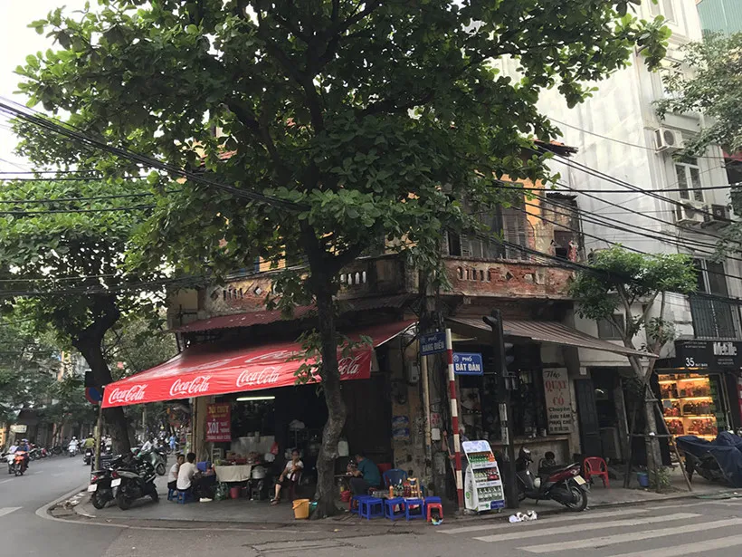 Nhà 'đất vàng' phố cổ, nửa thế kỷ tỉ mỉ sửa quạt cổ lỗ sĩ tiền triệu - ảnh 9