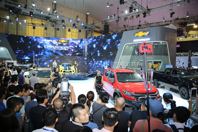 Thị trường ô tô nín thở chờ tháng 8