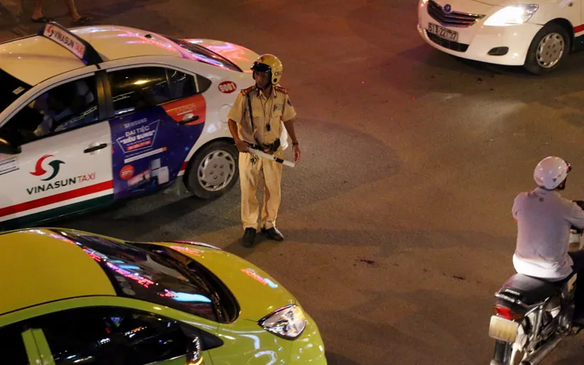 Phố Tây Bùi Viện bất ngờ cấm xe, người đi bộ ngạc nhiên thích thú - ảnh 15