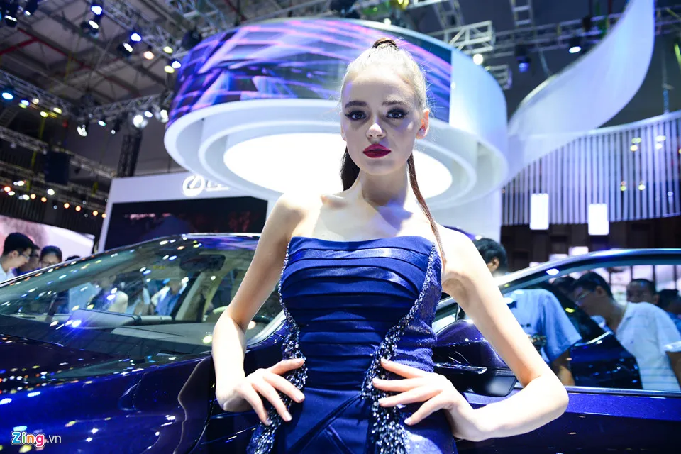 Bong hong tai trien lam oto Viet Nam 2017 hinh anh 10
