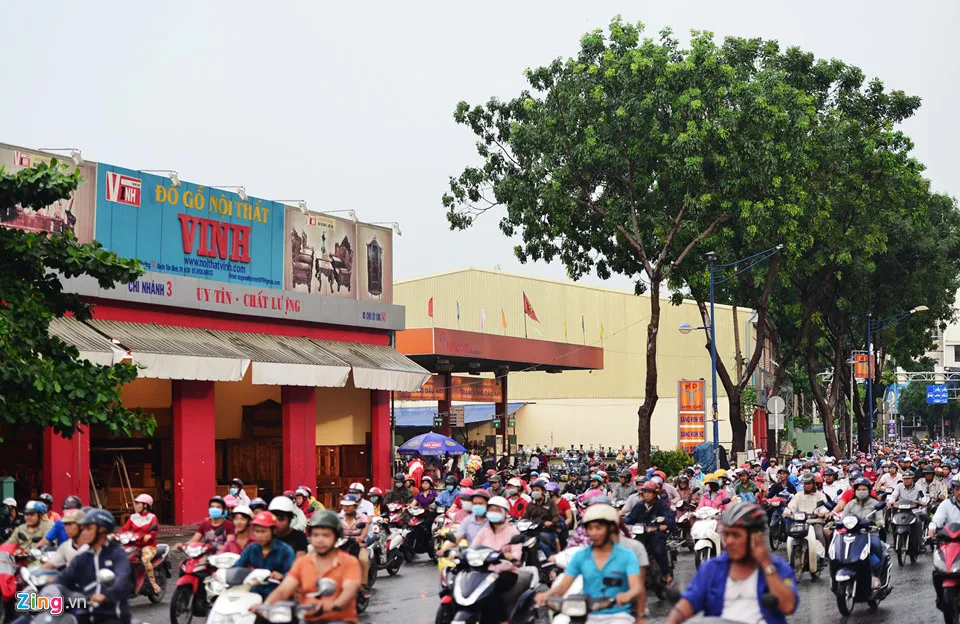 Can canh hang chuc kiot, cay xang giap san bay Tan Son Nhat hinh anh 15