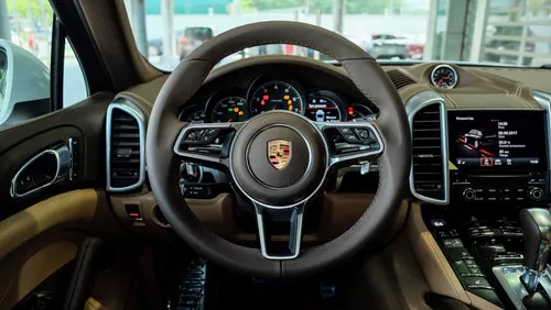 Porsche Cayenne phiên bản đặc biệt giá 5,3 tỉ đồng ảnh 6 Porsche Cayenne phiên bản đặc biệt giá 5,3 tỉ đồng tại Việt Nam - ảnh 6