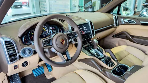 Porsche Cayenne phiên bản đặc biệt giá 5,3 tỉ đồng ảnh 7 Porsche Cayenne phiên bản đặc biệt giá 5,3 tỉ đồng tại Việt Nam - ảnh 7