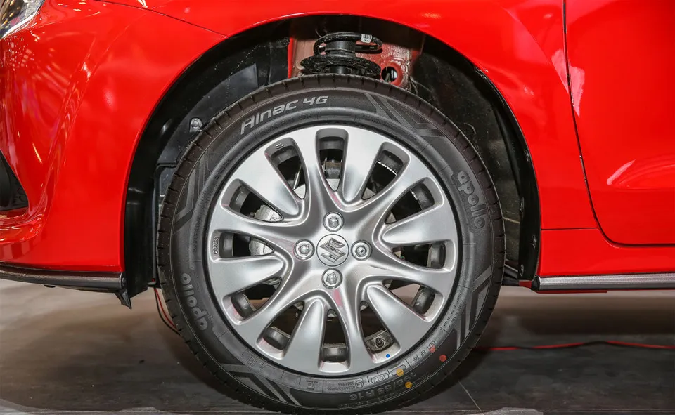 Xe sử dụng la-zăng 16 inch đa chấu. Hatchback 5 cua Suzuki Baleno gia chi hon 14.000 USD o Indonesia hinh anh 4