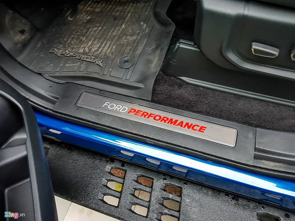 Hai xe bán tải tiền tỷ Ford F-150 Raptor tại Sài Gòn hình ảnh 13 Hai xe ban tai tien ty Ford F-150 Raptor tai Sai Gon hinh anh 13