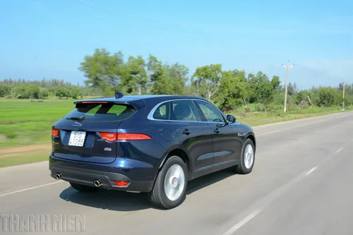 Đánh giá Jaguar F-Pace 2017: Bản lĩnh 'báo' đầu đàn - ảnh 8