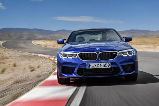 BMW trình làng sedan hiệu suất cao M5 2018 ảnh 23