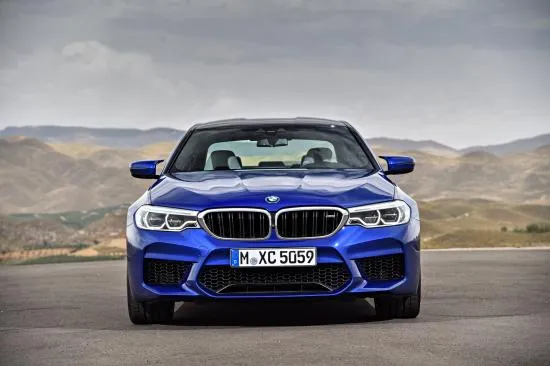 BMW trình làng sedan hiệu suất cao M5 2018 ảnh 12