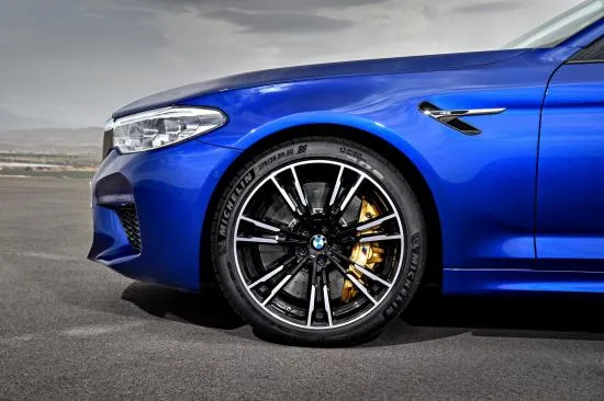 BMW trình làng sedan hiệu suất cao M5 2018 ảnh 25