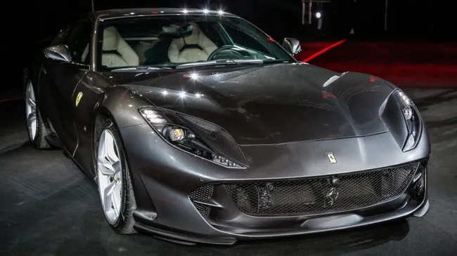 Siêu xe Ferrari 812 Superfast chính thức trình làng tại Đông Nam Á với giá chưa thuế 8,38 tỷ Đồng