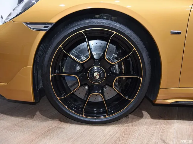 Porsche 911 Turbo S Exclusive Series có giá chỉ hợp với nhà giàu tại đất nước tỷ dân - Ảnh 6.