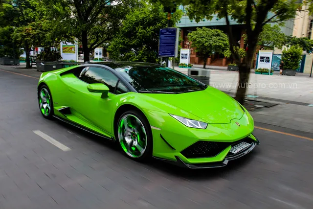 Lamborghini Huracan của bạn trai cũ nữ hoàng nội y Ngọc Trinh được độ khủng - Ảnh 1.