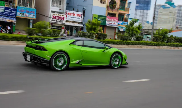 Lamborghini Huracan của bạn trai cũ nữ hoàng nội y Ngọc Trinh được độ khủng - Ảnh 17.