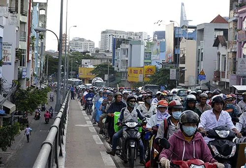 Khu Nam bị bóp nghẹt?