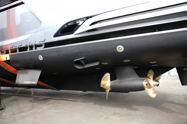 Cận cảnh siêu du thuyền mới hạ thủy trị giá 380 tỷ Đồng của Porsche - Ảnh 9.