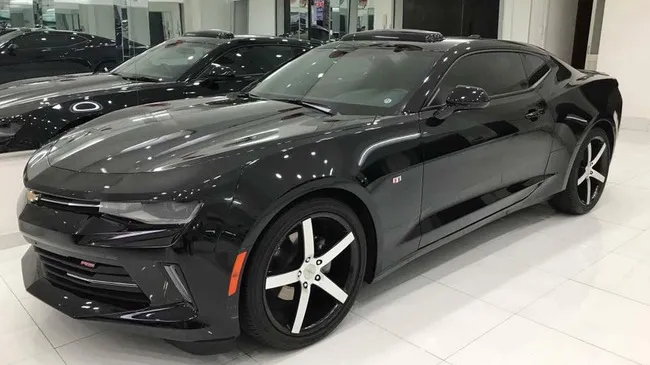 Thêm hàng hiếm Chevrolet Camaro RS 2017 được đưa về nước, trang bị thêm mâm độ của Ruff