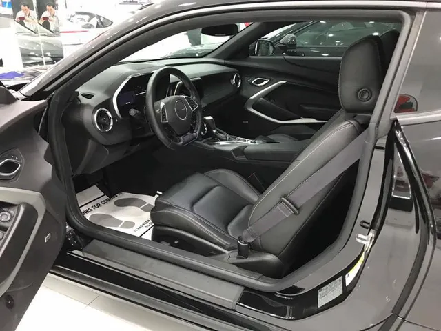Thêm hàng hiếm Chevrolet Camaro RS 2017 được đưa về nước, trang bị thêm mâm độ của Ruff - Ảnh 6.
