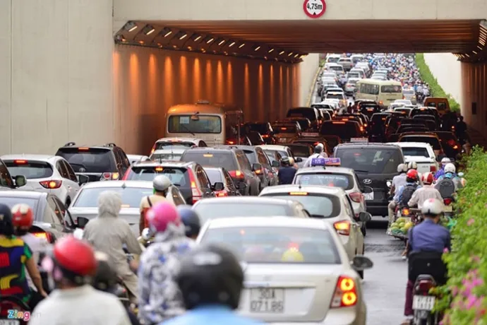 Thu phí ô tô có giảm ùn tắc?