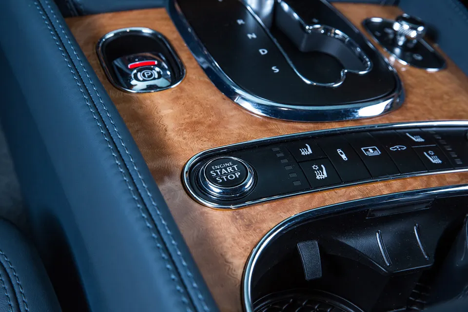 Xe sieu sang Bentley Flying Spur hang doc tai Viet Nam hinh anh 7