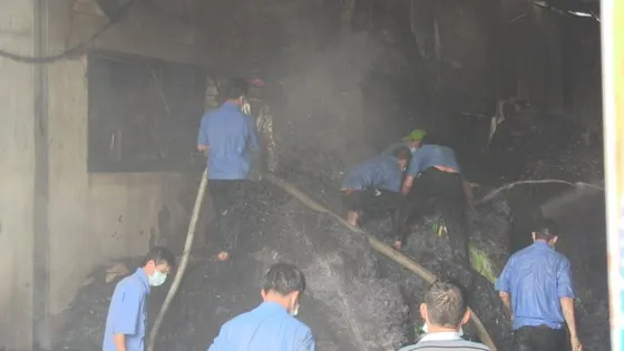 Cháy Khu công nghiệp Tân Thới Hiệp, công nhân bỏ chạy tán loạn ảnh 2