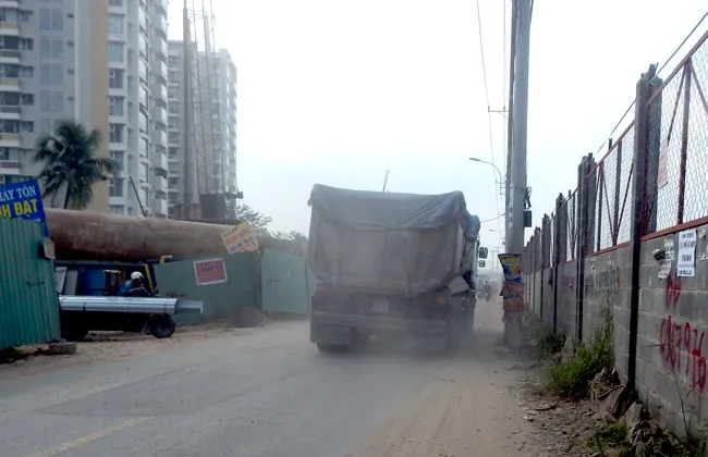 Sống chung với “hung thần” xe ben ảnh 1