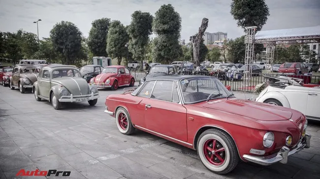 Chiêm ngưỡng dàn "bọ già" Volkswagen Beetle đủ sắc màu tại Hà Nội