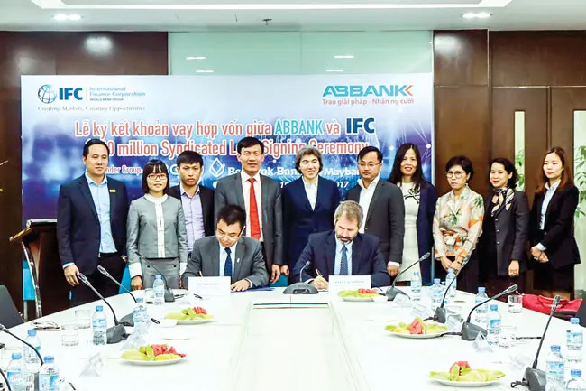 Vay vốn nước ngoài, một công đôi việc ảnh 1