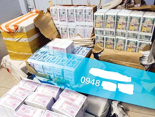 Nhộn nhịp đổi tiền lẻ dịp tết ảnh 1