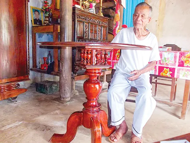 Nghệ nhân cuối cùng của làng mộc Văn Hà ảnh 1