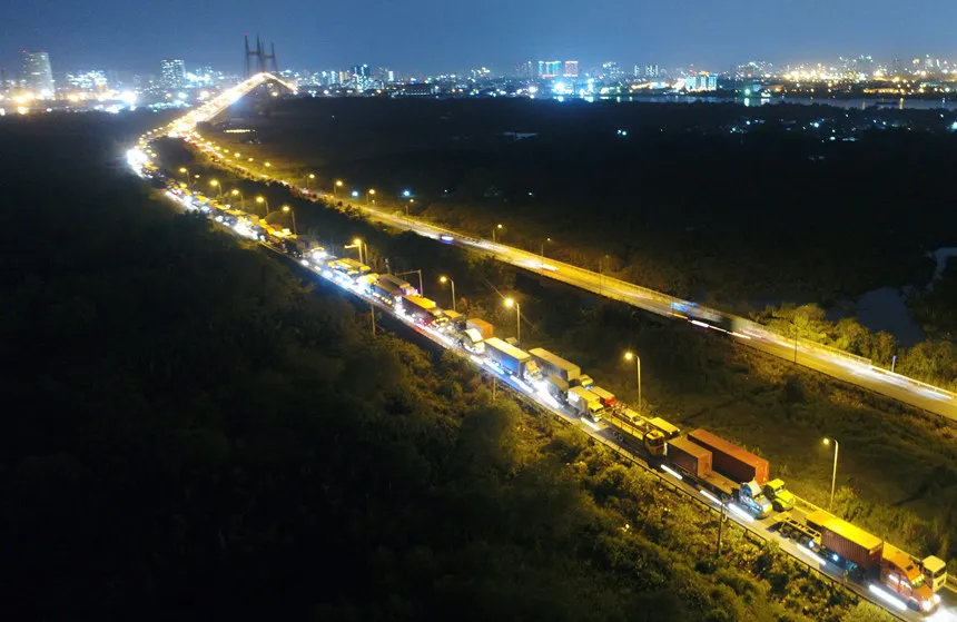 Am anh doan duong 8 km di mat 6 tieng o Sai Gon hinh anh 34