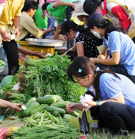 Phía sau làn sóng di cư - Bài 3: Khoảng trống văn hóa, nhiều giá trị dởm xuất hiện ảnh 1