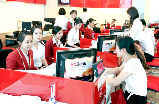 Doanh nghiệp niêm yết hồ hởi báo lãi ảnh 1