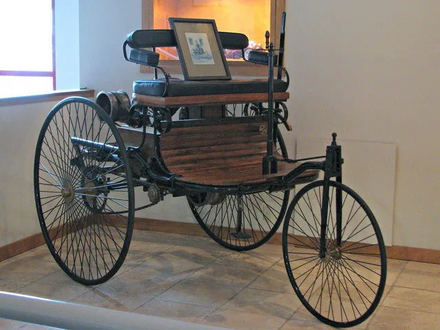 Những chiếc ô tô đầu tiên trên thế giới - Ảnh 4.