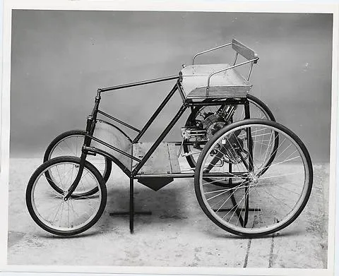 Những chiếc ô tô đầu tiên trên thế giới - Ảnh 7.