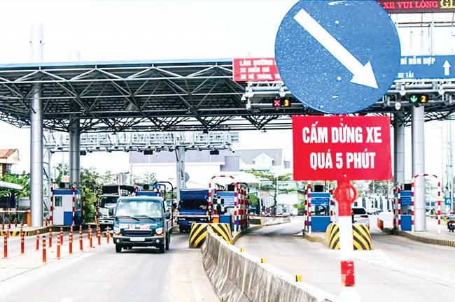 Sáng tạo thêm biển cấm có đúng luật? ảnh 1