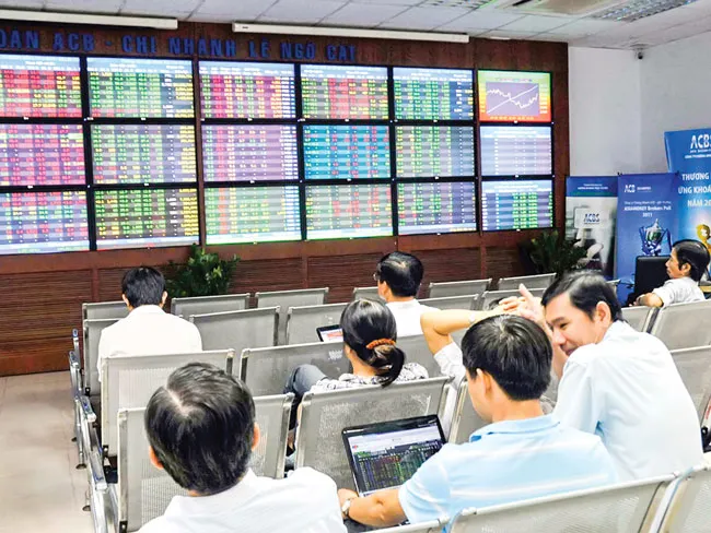 Rung lắc mạnh nhưng khó giảm sâu ảnh 1