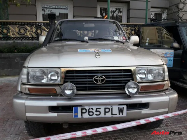 Loạt xe cổ đổ bộ từ Anh sang Việt Nam để chạy hành trình xuyên Đông Nam Á - Ảnh 13.