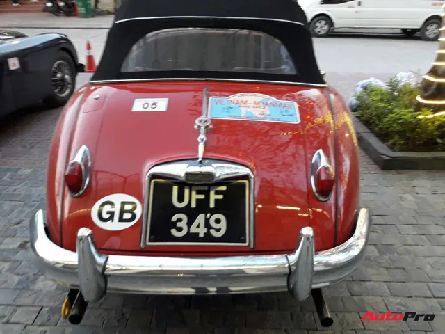 Loạt xe cổ đổ bộ từ Anh sang Việt Nam để chạy hành trình xuyên Đông Nam Á - Ảnh 6.