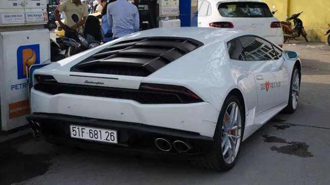 Đổ xăng cho siêu xe tham dự Car & Passion hết bao nhiêu tiền?