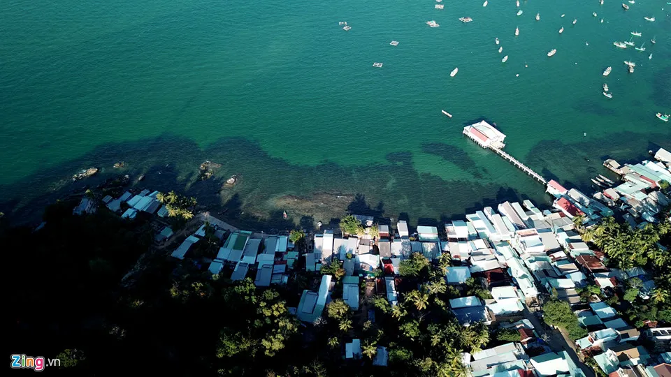 Dao ngoc Phu Quoc nhin tu tren cao hinh anh 3