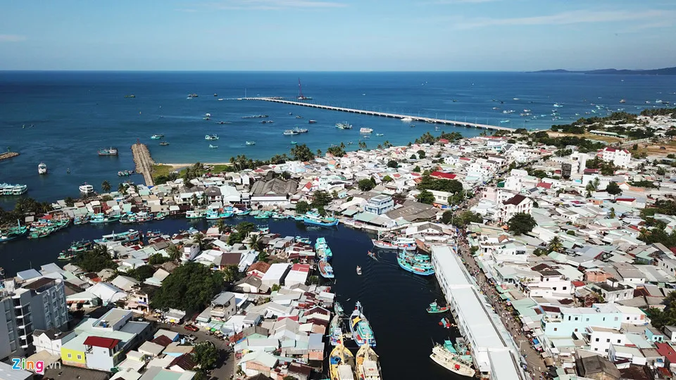 Dao ngoc Phu Quoc nhin tu tren cao hinh anh 8